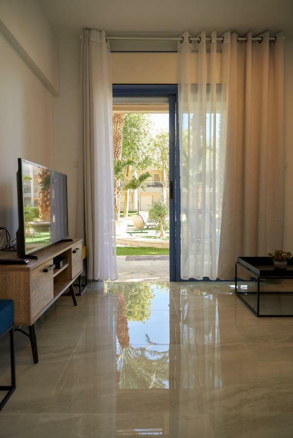 דירת גן פונה לבריכה - Pool Garden View Eilat Apartment Exterior photo